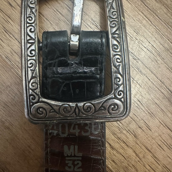 Brighton Ladies Elegant Black & Brown Reversible Leather Belt with Silver Buckle - Picture 3 of 6